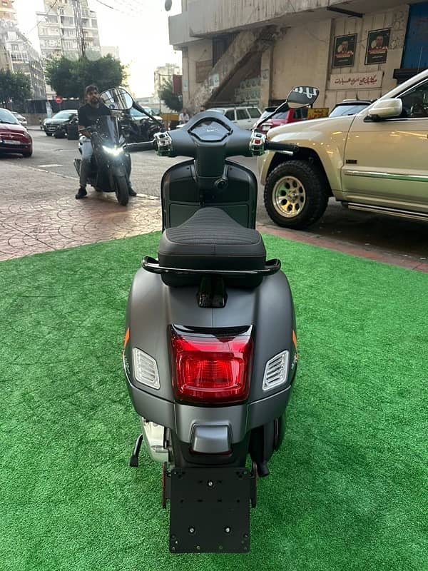 Vespa GTS 300 Super sport 2025 3