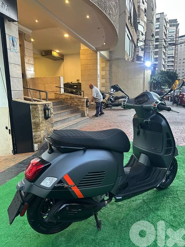 Vespa GTS 300 Super sport 2025 4