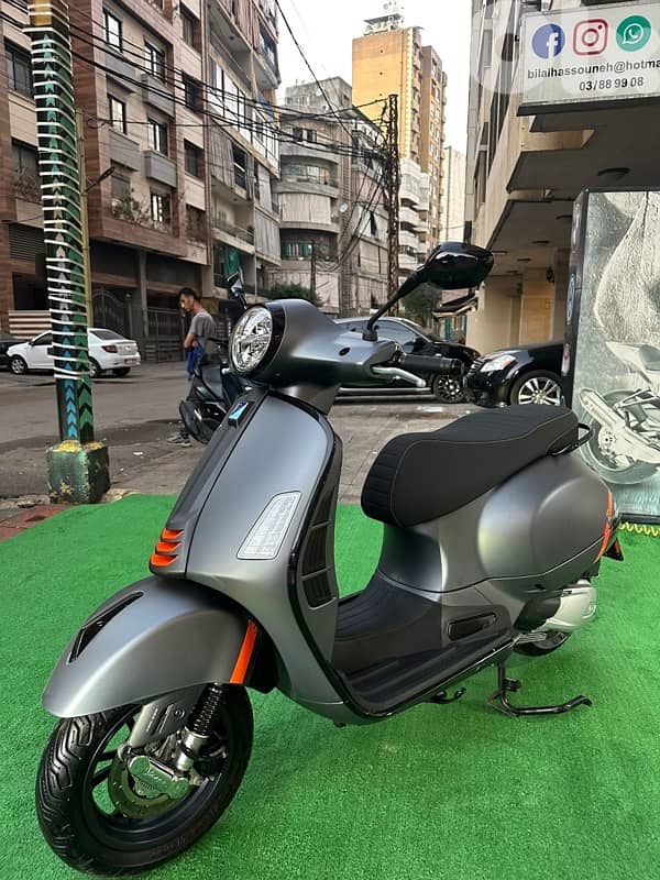Vespa GTS 300 Super sport 2025 5