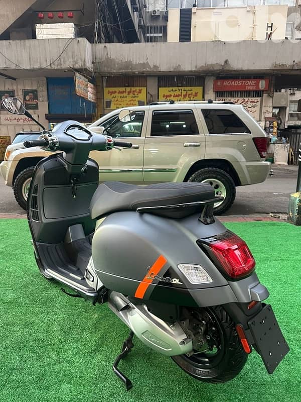 Vespa GTS 300 Super sport 2025 7
