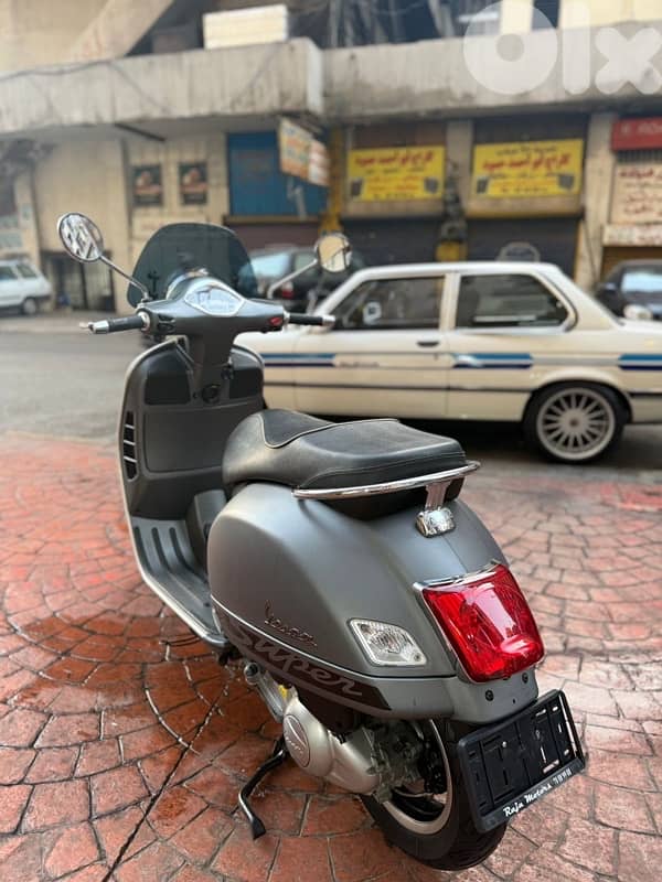 vespa GTS 300 Super 3