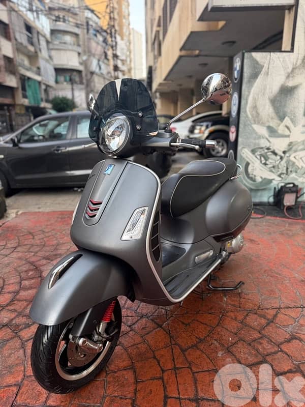 vespa GTS 300 Super 5