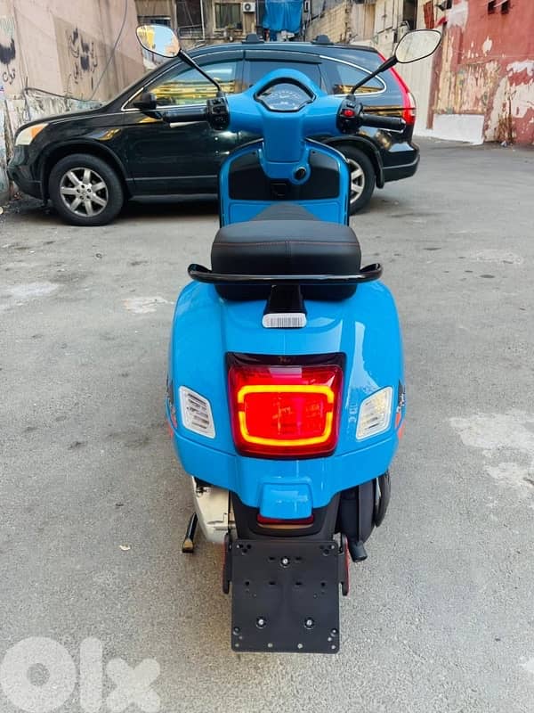vespa GTS Super ( 310) S okm company Source 9