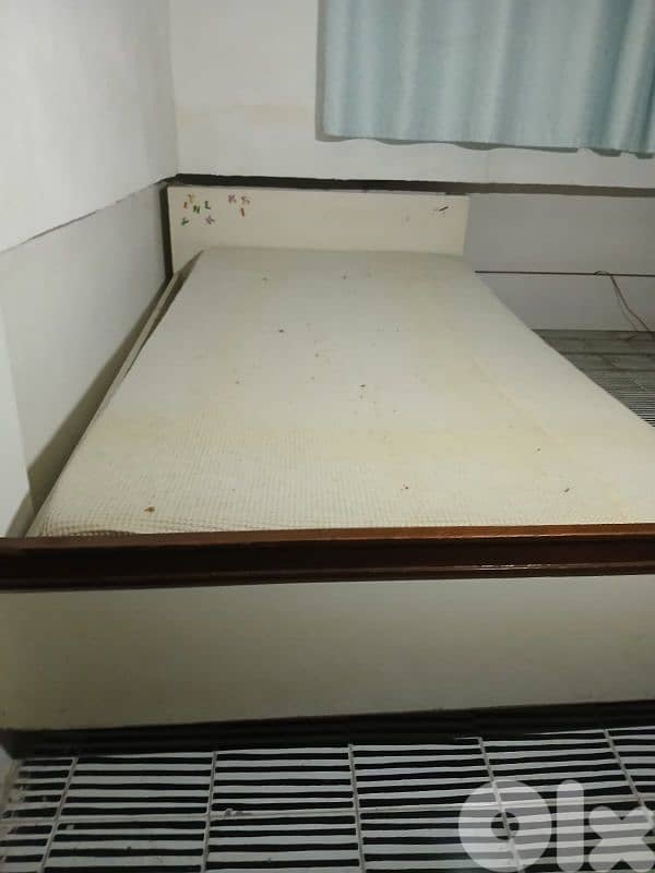 تخت مفرد ونص 1