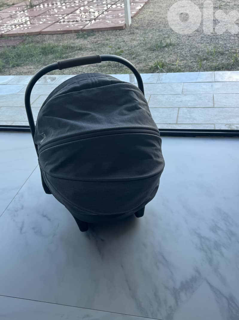 For sale - 2 car seats - Joie sprint - black and grey 2