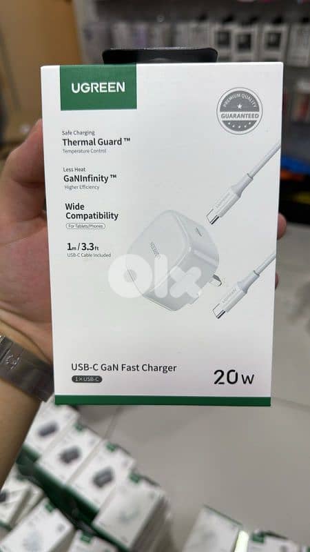 Ugreen 20w usb-c Gan Fast Charger 3pin  with 1m usb-c cable white 0