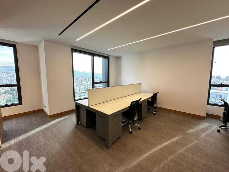 250m2 office for rent in Adlieh 0