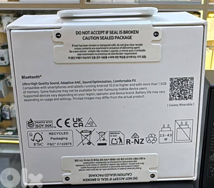 Samsung Galaxy Buds 3 silver 1