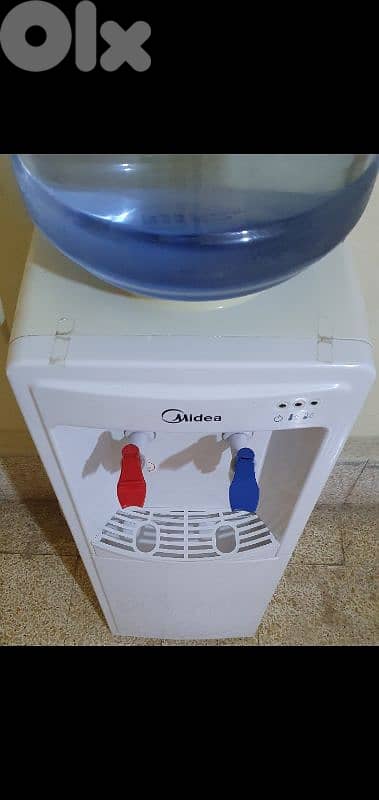 Media cooler very neat and used a little time  and like new beyrut 60$