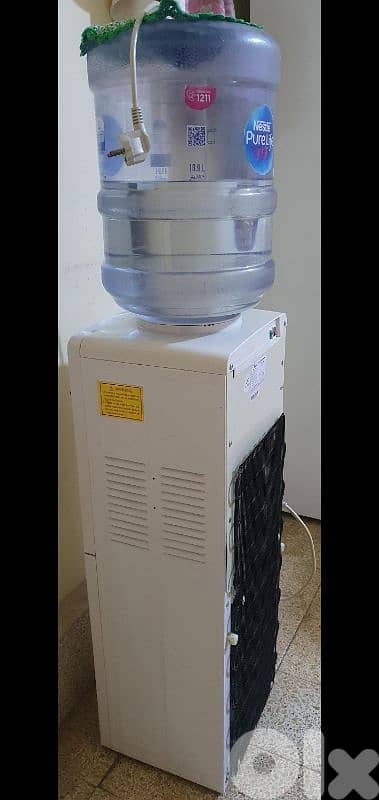 Media cooler very neat and used a little time  and like new beyrut 60$ 7