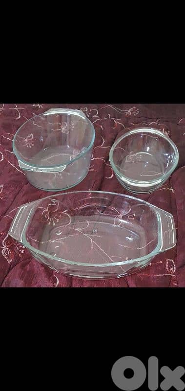 1 PYREX and 2 others very good condition all 25$ bi ashrafiye 03723895 0
