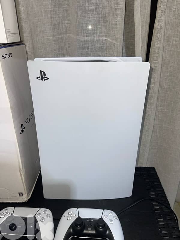 playstation 5 ps5 like new, full set with free 3 games 1