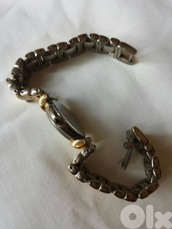 Old Guy Laroche (broken glass) - Not negotiable 1