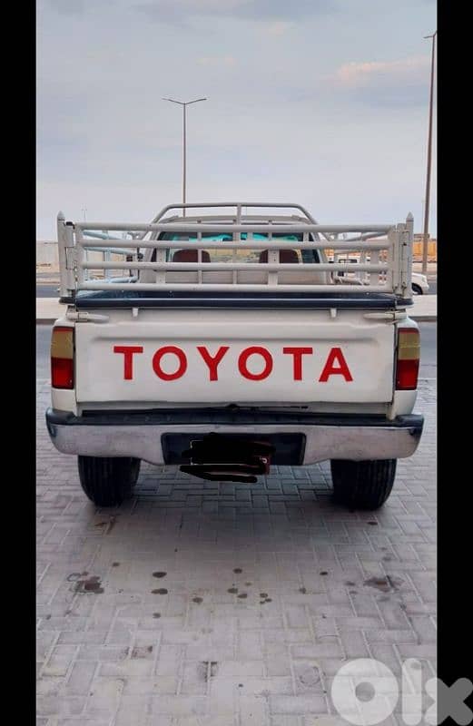 تويوتا هيلوكس 2001 0