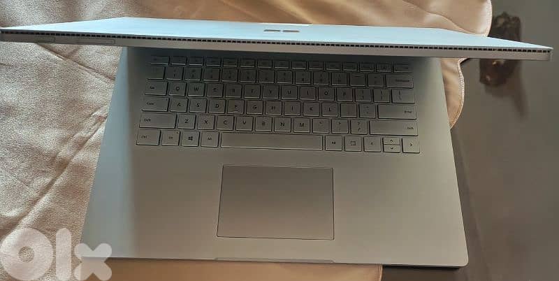 Microsoft Surface Book 2 3