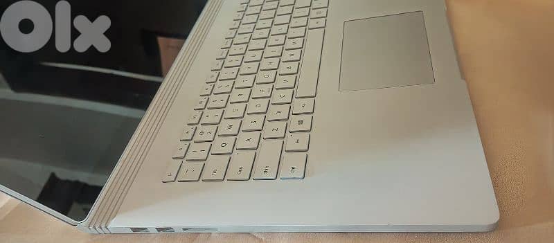 Microsoft Surface Book 2 5