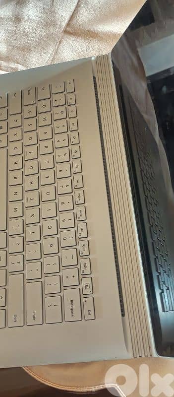 Microsoft Surface Book 2 6