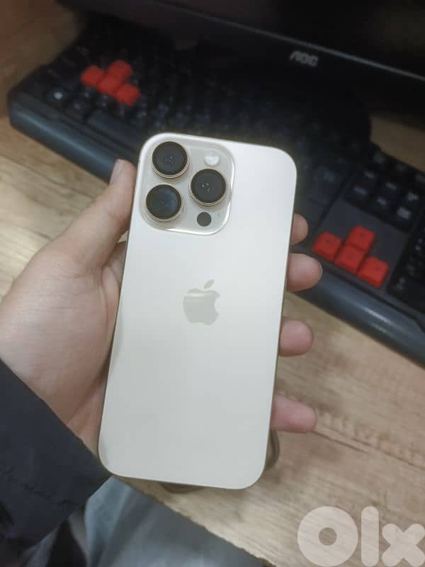 iphone 16 pro 256gb 2sim used like new zero scratch 0