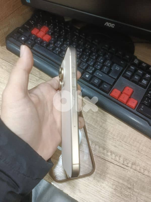 iphone 16 pro 256gb 2sim used like new zero scratch 5