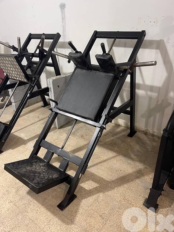 Huck squat like new for gym 1