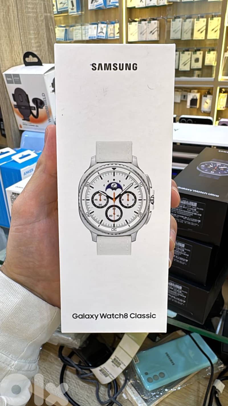Samsung galaxy watch 8 classic 46mm white 260$ 0