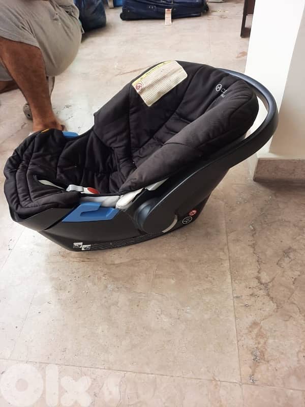 car seat 0