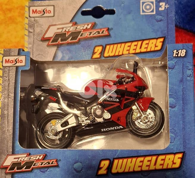 Maisto 1:18 Honda CBR600RR motorcycle. 0