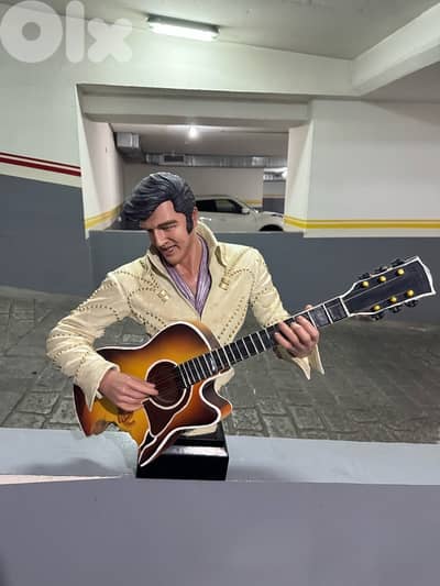 Elvis Presley Statue