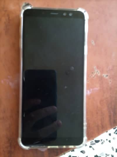 التلفون بس بده غيار شاشة
