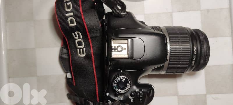 Canon 550D 18MP DSLR body with 18-55 lens battery and charger 0