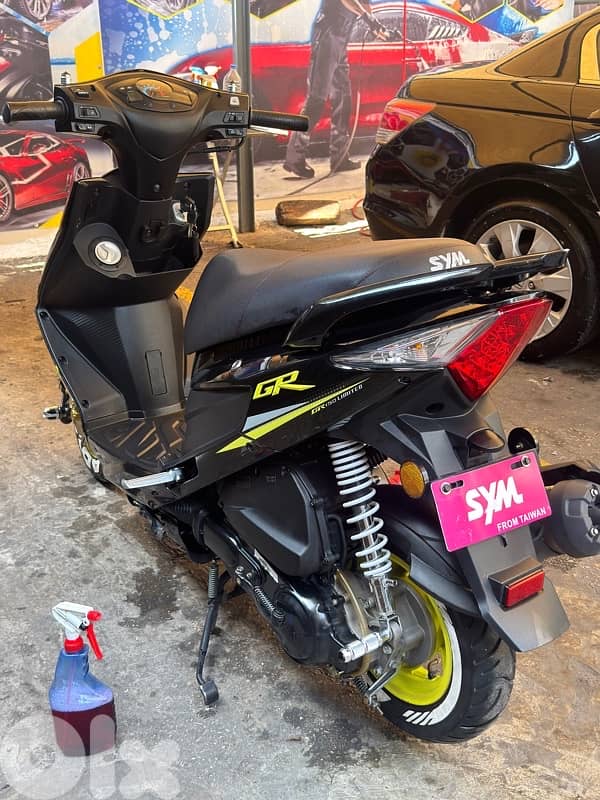 دراجة نارية للبيع بداعي السفر 1