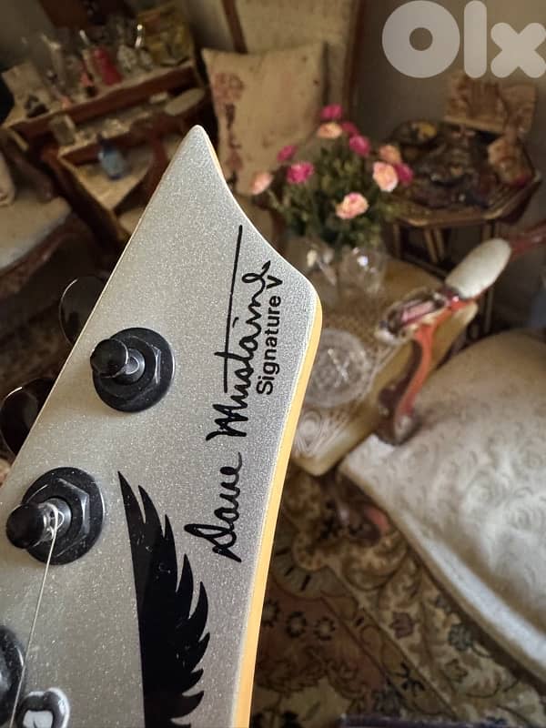 The Dean V Dave Mustaine VMNTX electric guitar 0