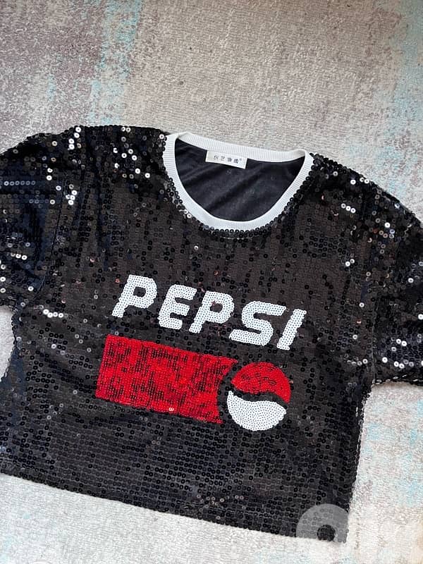 SEQUINED TOP NEVER WORN 6