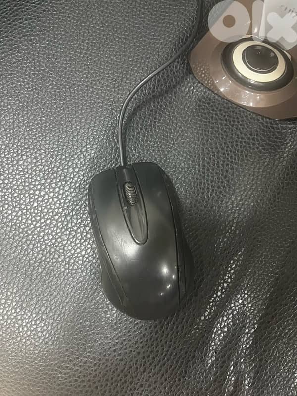 LG MONITOR 20 inch used with mouse and speakers 3