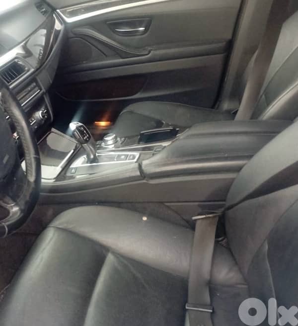 BMW 5-Series 2011 0