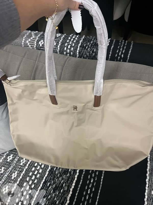 Tommy Hilfiger travel bag 3