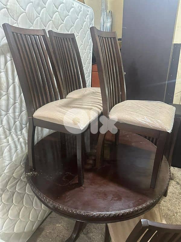 طاولة سفرة مبرومة خشب زان مع ست كراسي بتتكبر وبتتصغر 4