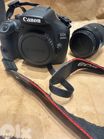 Canon EOS 2000D with bag