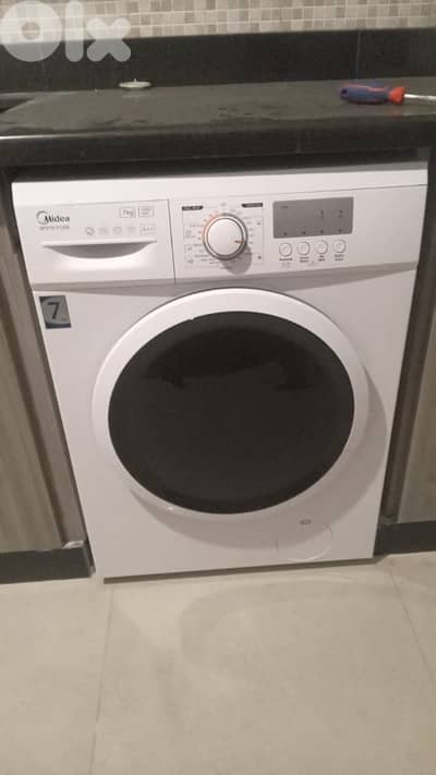 Midea E70 7kg Front Load Washing Machine – 1000 RPM