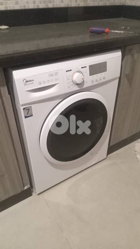 Midea E70 7kg Front Load Washing Machine – 1000 RPM 1