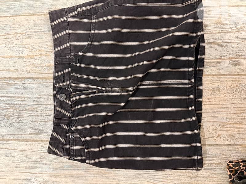 bundle of jeans and 1 skirt, used but good condition 5