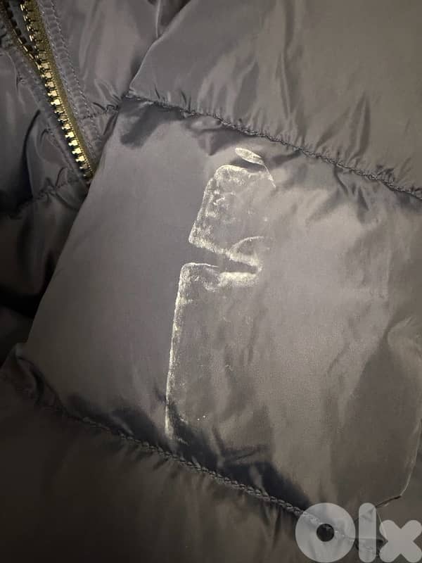 authentic HILFIGER, used and have a stain but very good condition 1