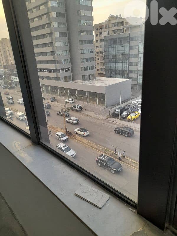 for rent office in( jdeide sin el fil  highway(Queens _ plaza ) centre 0