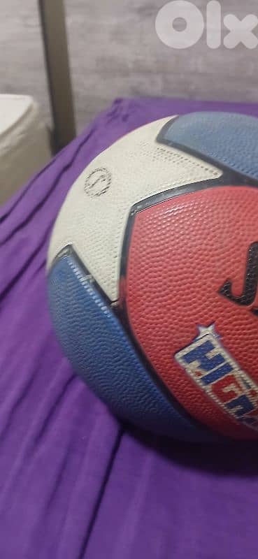 منيحة و ما بها شي جبتا من مايك سبور ١٥٠ رح بيعا ١٠٠ 2