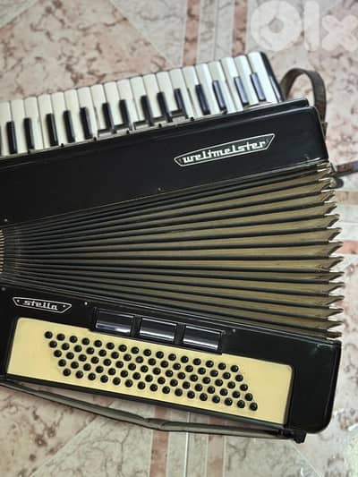 أكورديون كلاسيكي من ماركة Weltmeister