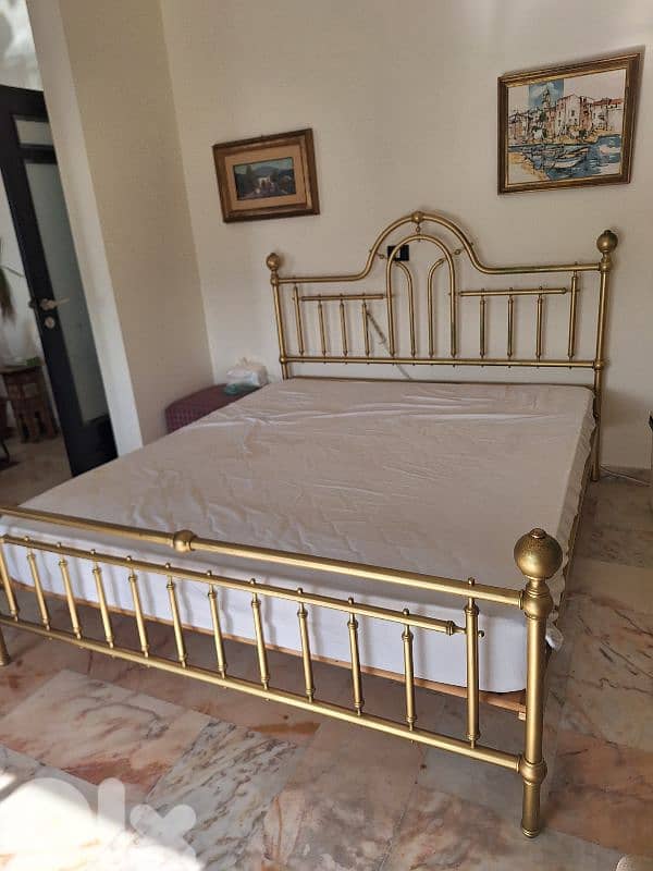 تخت نحاس فرنسي انتيك رائع جدا ومميز مجوز 2