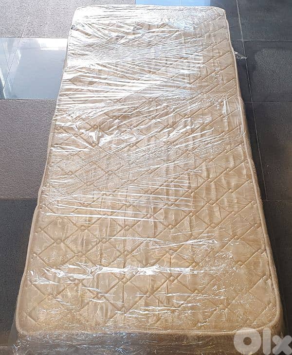 فرشة عدد ١ Titanium series D شبه جديد كتير نضيف طول١٨٠ عرض ٨٠ سماكة ٢٠ 4