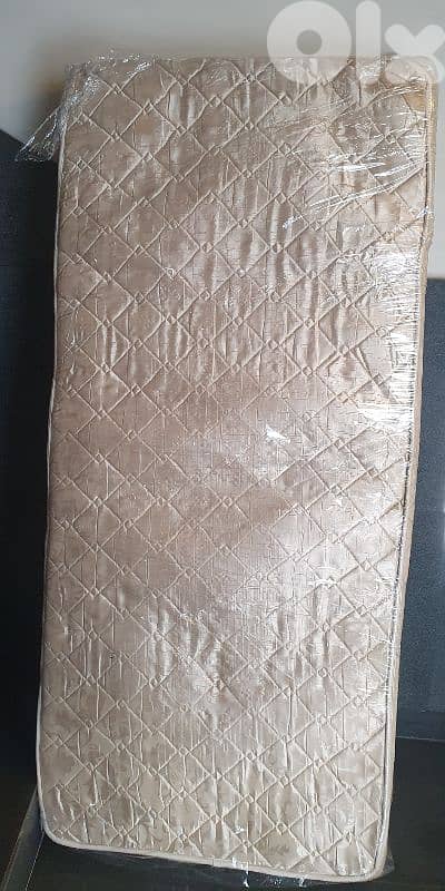 فرشة عدد ١ Titanium series D شبه جديد كتير نضيف طول١٨٠ عرض ٨٠ سماكة ٢٠ 11