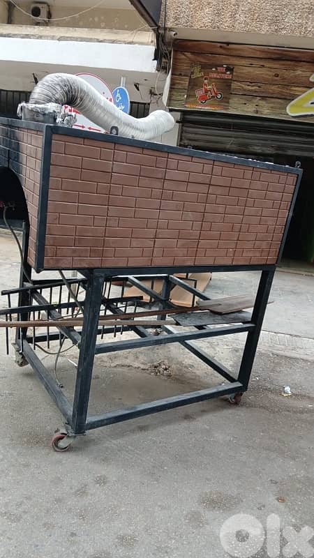 عدة فرن  ومطعم كاملة للبيع بسعر مغري 5