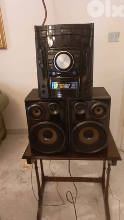 ستيريو مستعمل بس انظيف  الفين واط Aux w cd w k7.